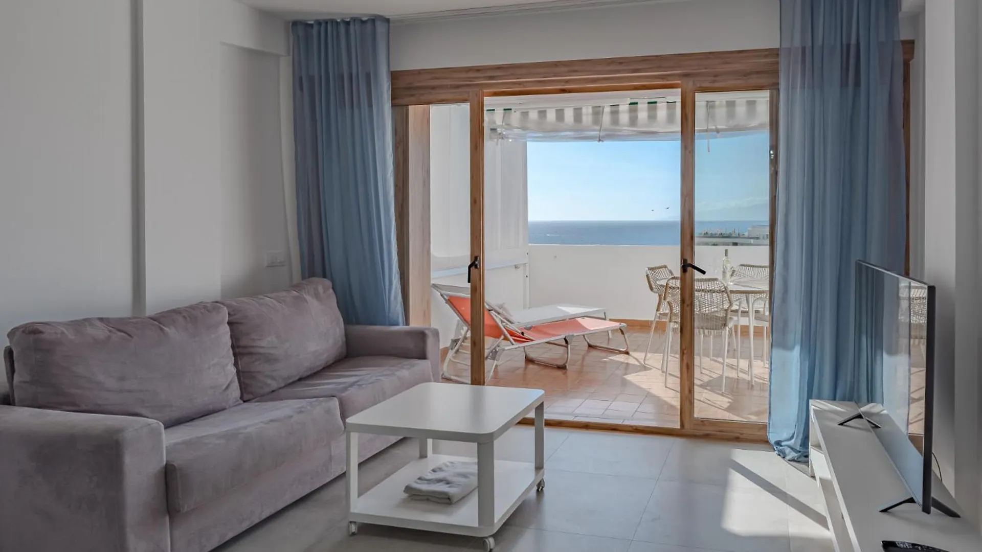 Ocean View Apartments In Park Royal I 아데제 스페인