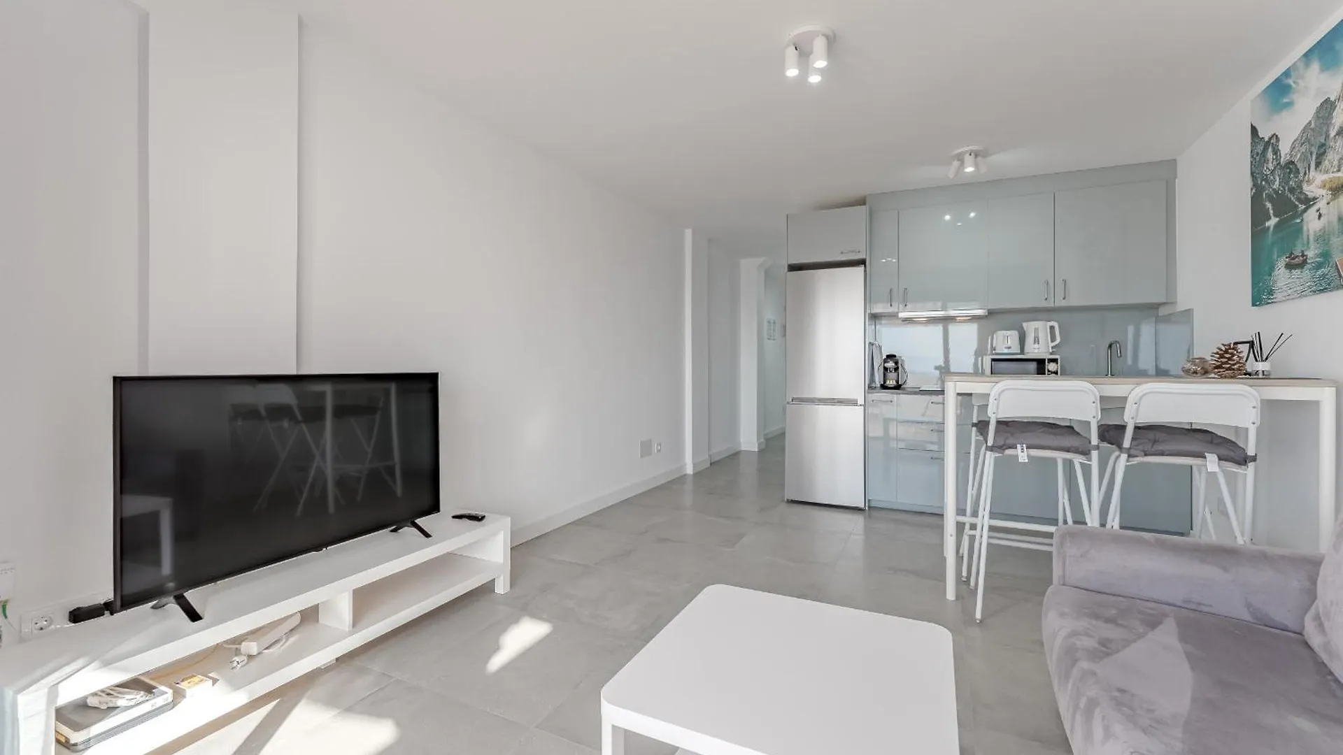 Ocean View Apartments In Park Royal I 아데제