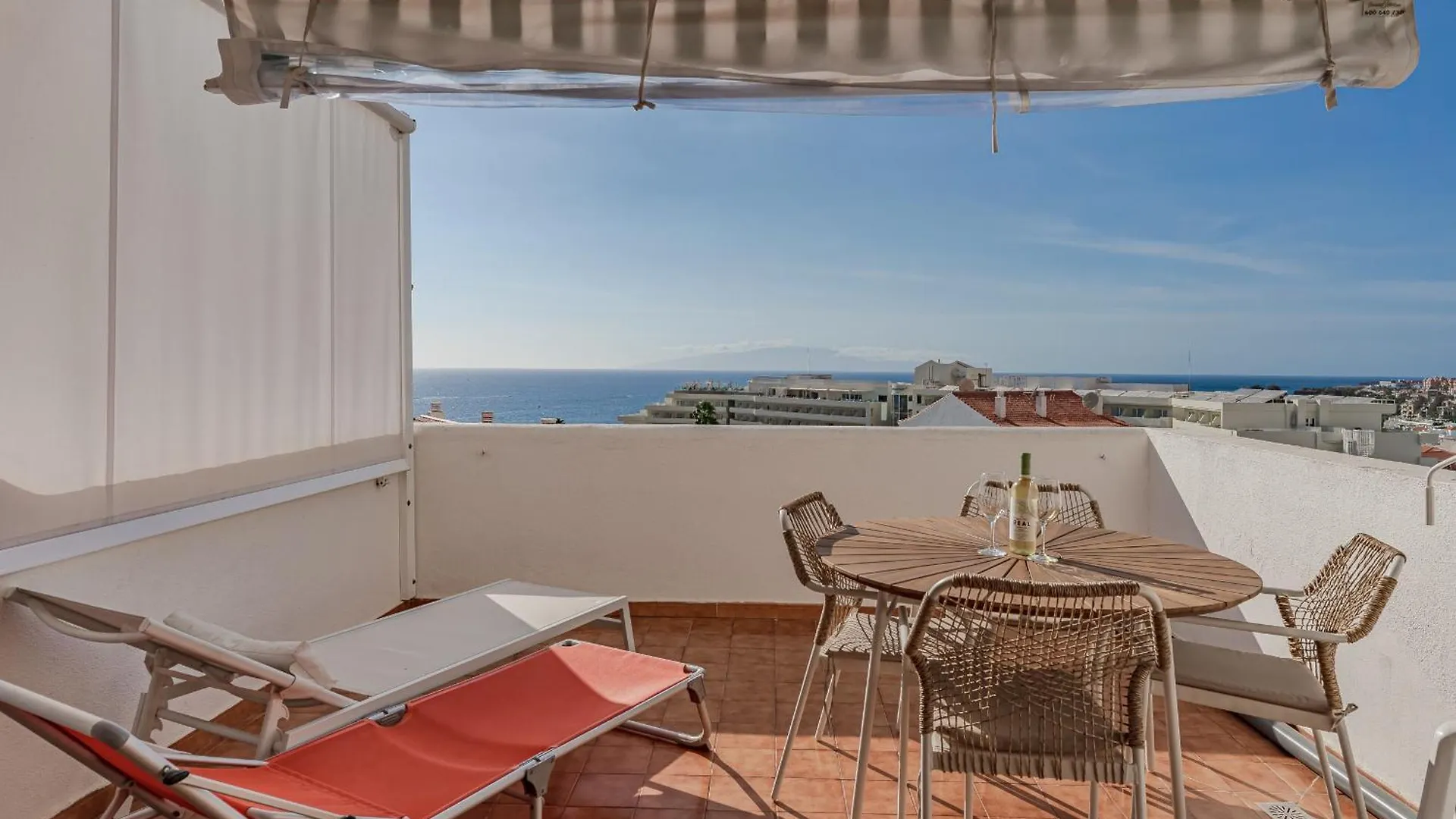 Ocean View Apartments In Park Royal I 아데제 0*,